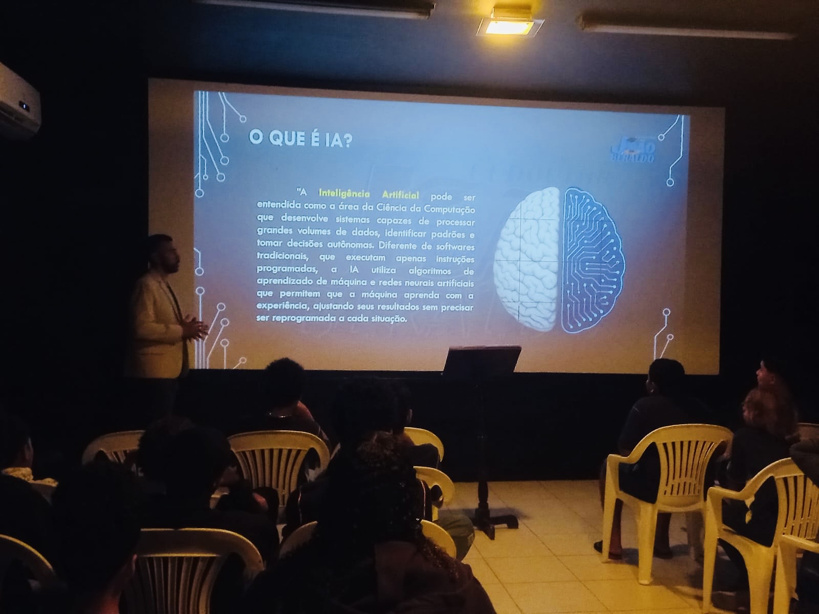 Explicação sobre o que é Inteligência Artificial